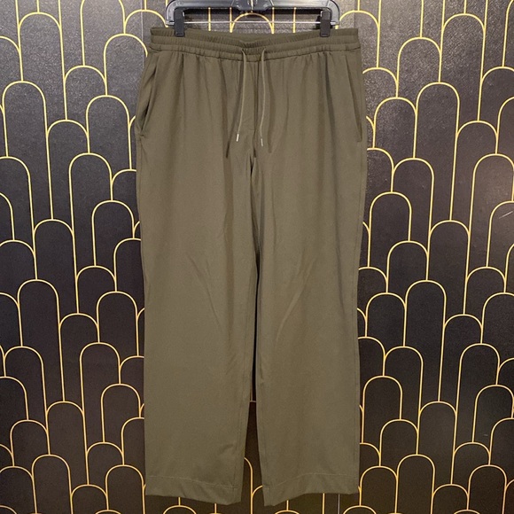 lululemon athletica Green Women's Pants, Sz Large, straight leg, casual, relaxed - Picture 5 of 14